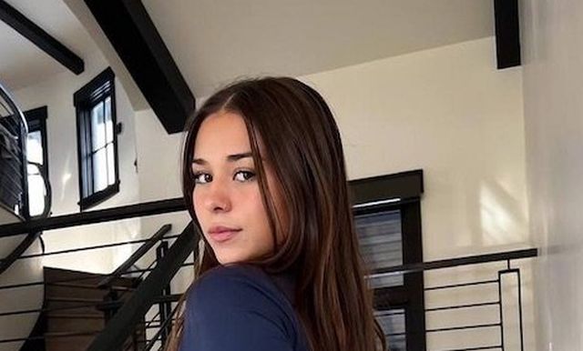 Cute Girls (24 pics)