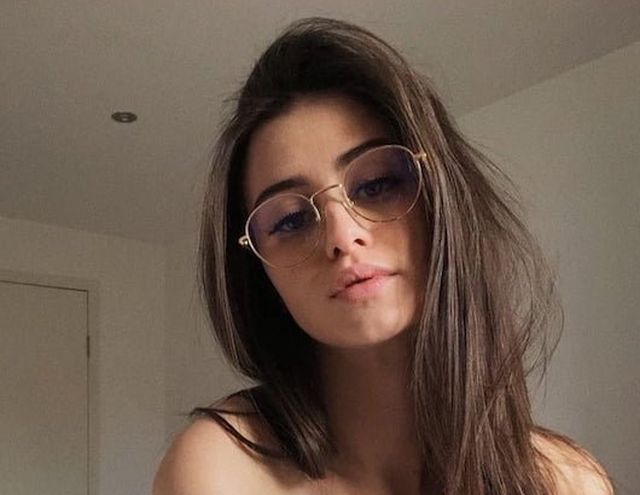 Girls In Glasses (28 pics)