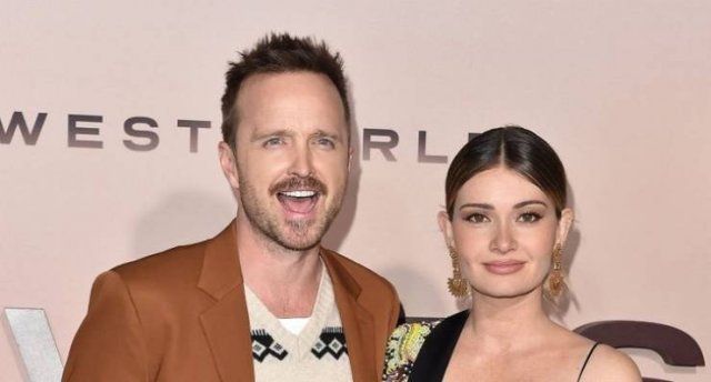 Actors And Their Wives (14 pics)