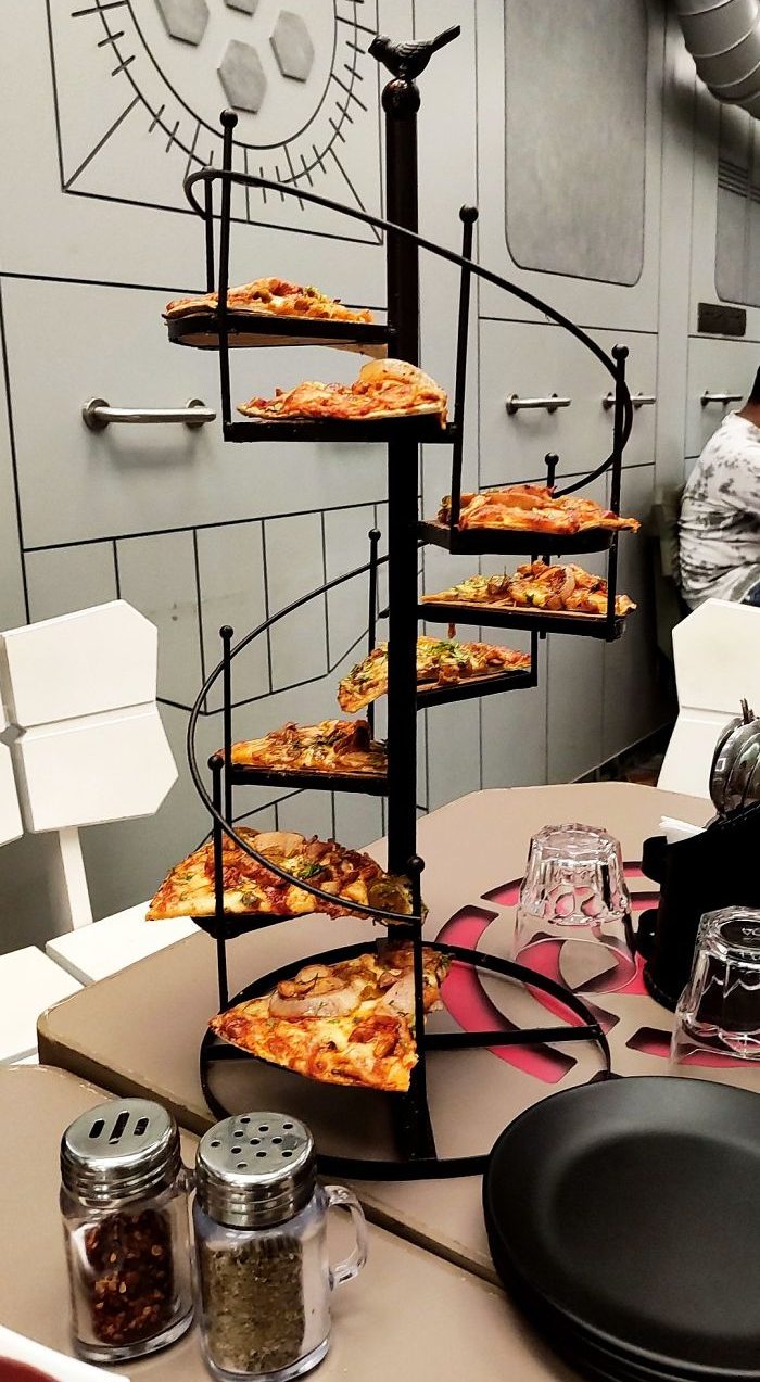 Weird Food Serving (20 pics)
