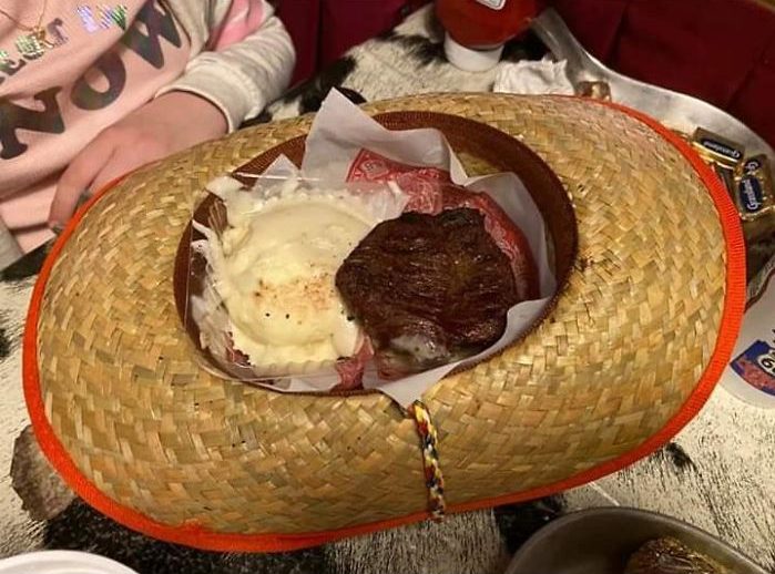 Weird Food Serving (20 pics)