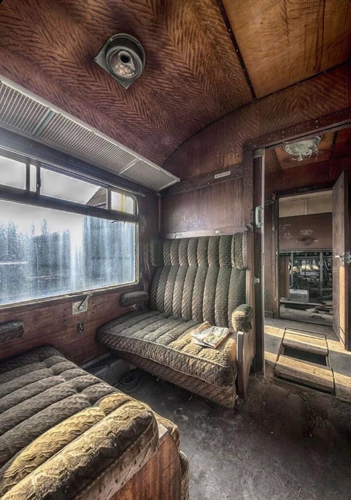 Beautiful And Scary Abandoned Places (20 pics)