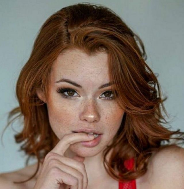 Redhead Girls (20 pics)