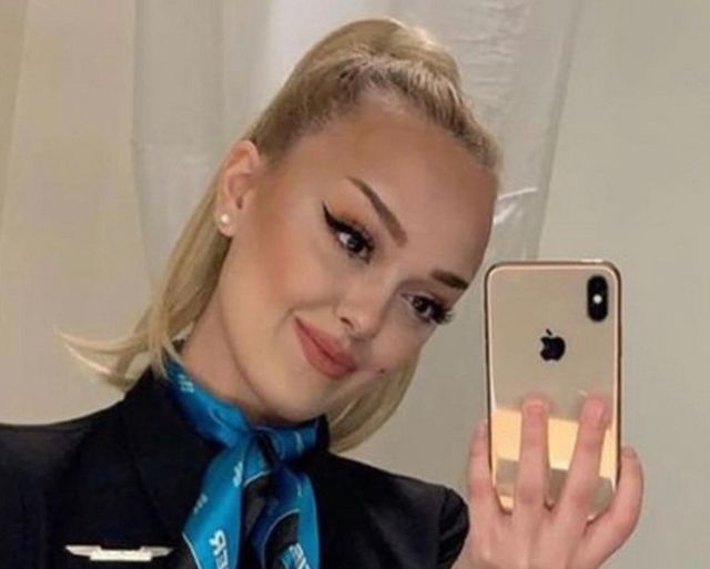 Hot Flight Attendants (20 pics)