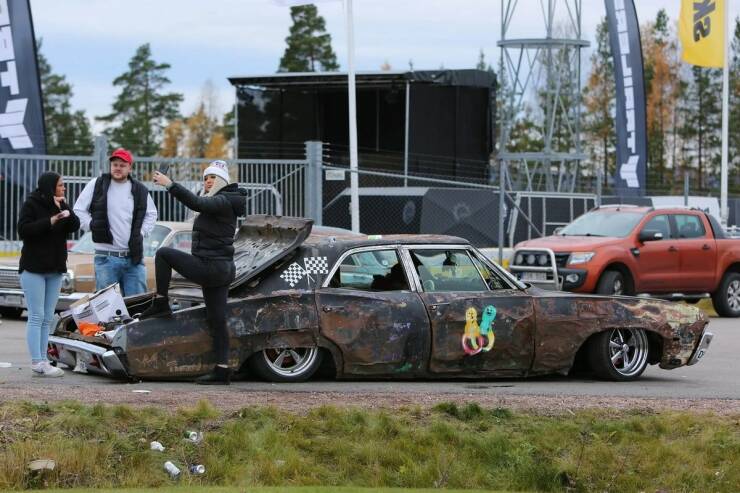 Crazy Cars (20 pics)