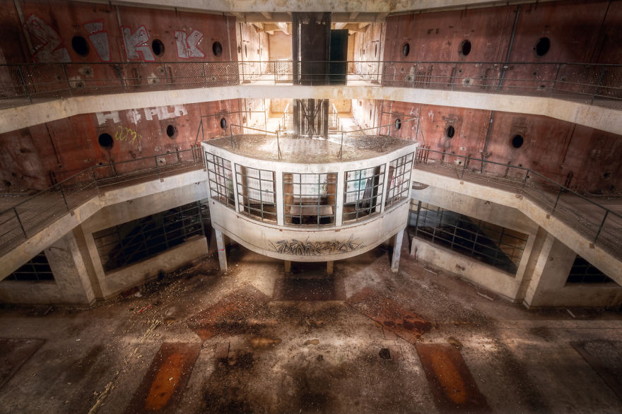 Beautiful Abandoned Places (20 pics)