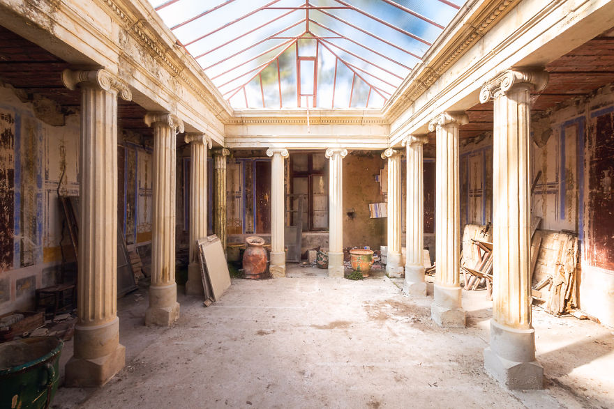 Beautiful Abandoned Places (20 pics)
