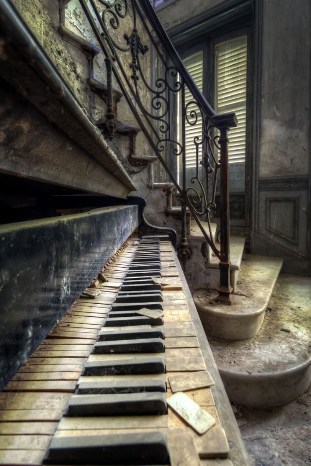 Beautiful Abandoned Places (20 pics)