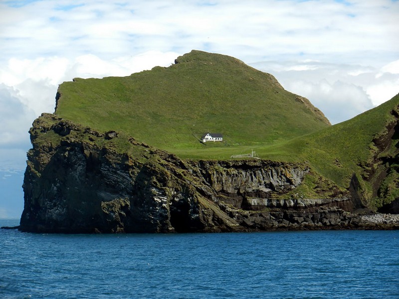 Perfect Houses For Introverts (19 pics)