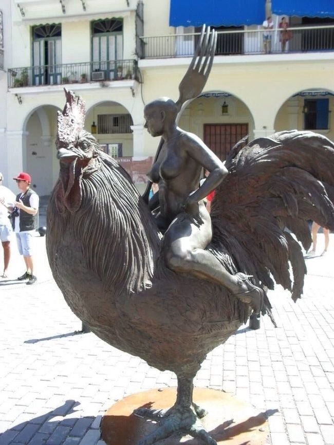 Strange Sculptures (21 pics)