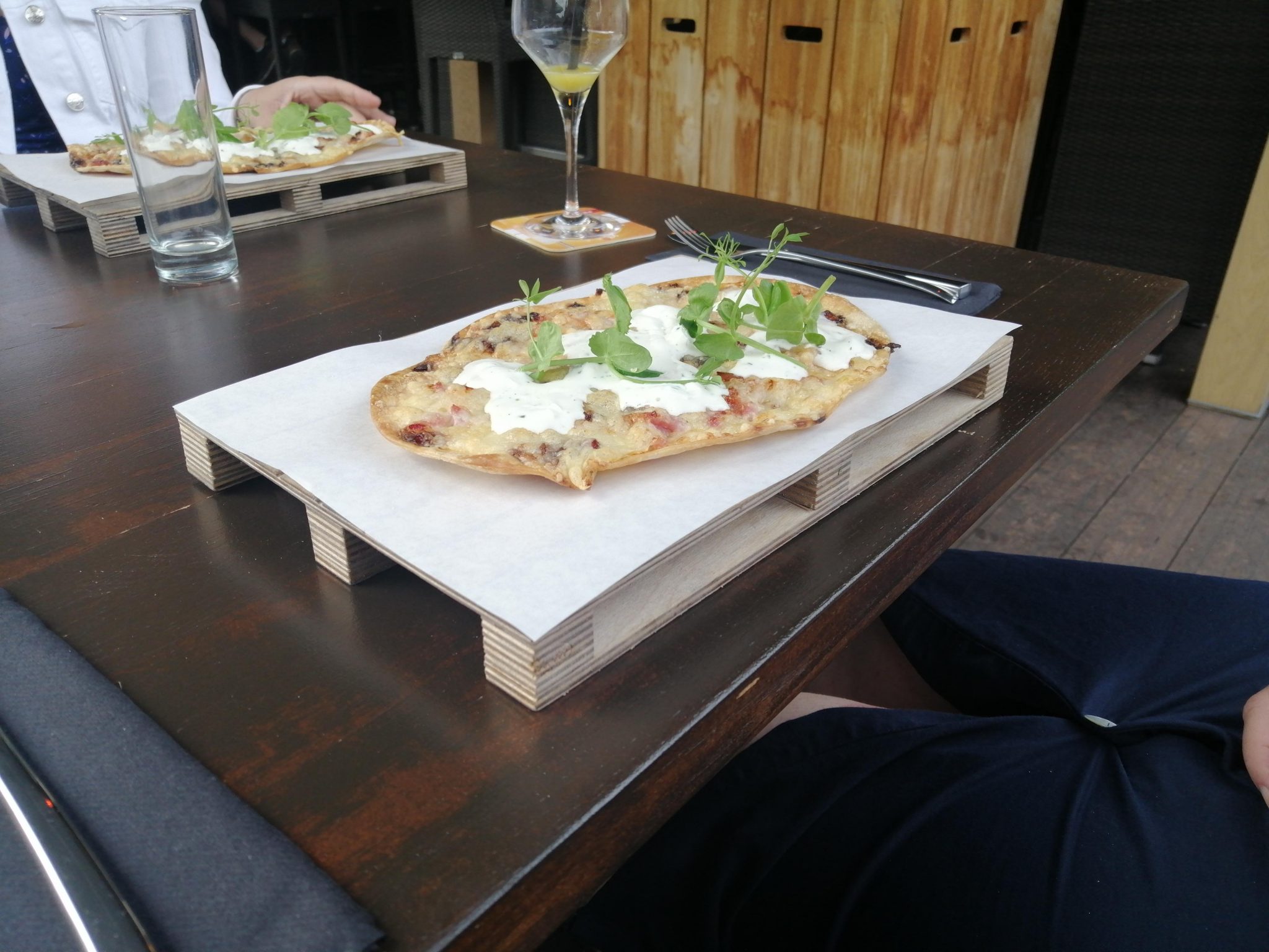 Weird Food Serving (20 pics)