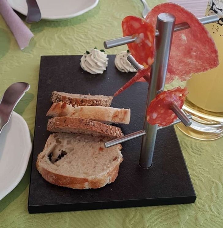 Weird Food Serving (22 pics)