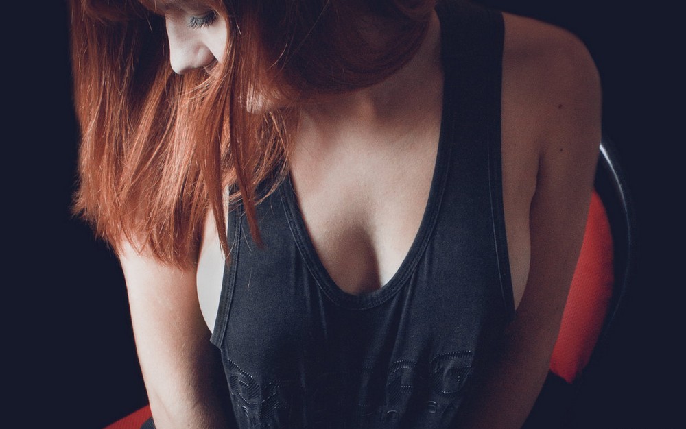 Girls In White Shirts (20 pics)