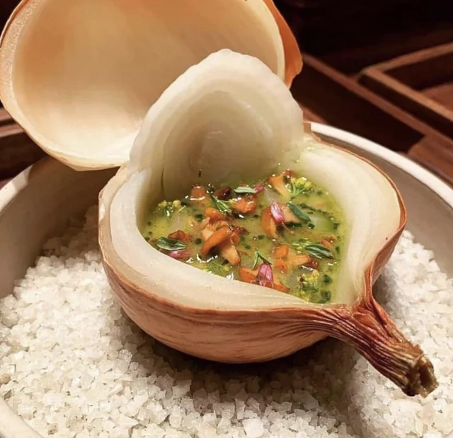 Weird Food Serving (20 pics)