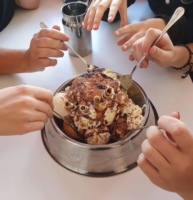 Weird Food Serving (20 pics)