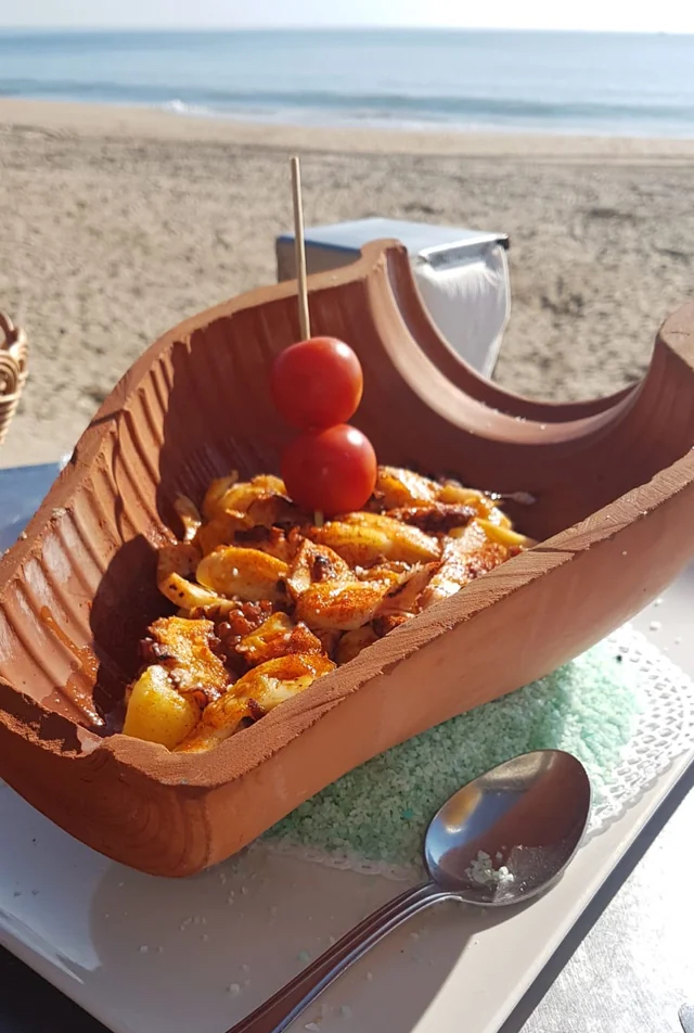 Weird Food Serving (20 pics)