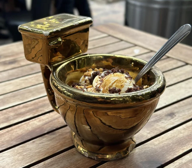 Weird Food Serving (20 pics)
