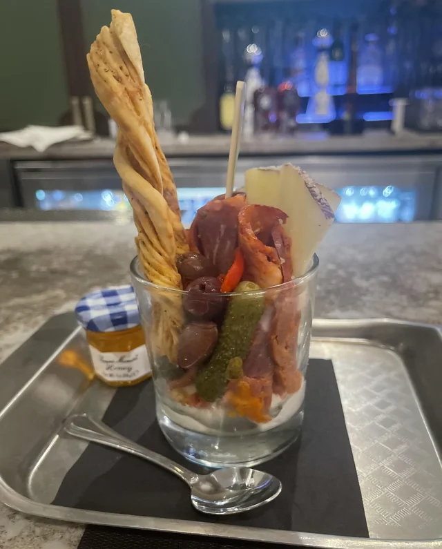 Weird Food Serving (20 pics)