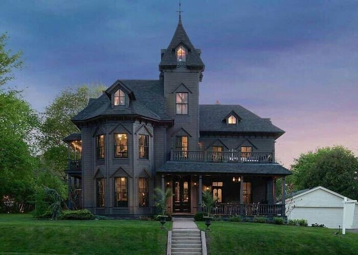 Cool And Atmospheric Homes (21 pics)