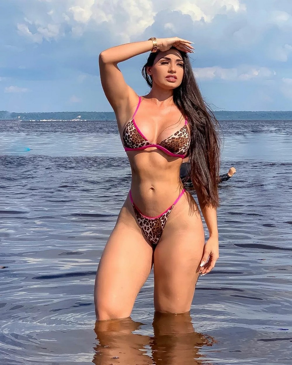 Bikini Girls (20 pics)
