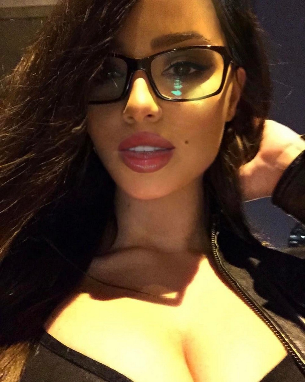 Girls In Glasses (20 pics)