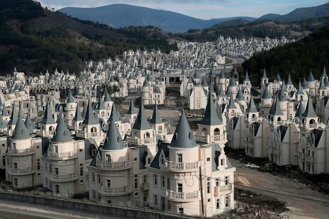 Beautiful Abandoned Places (20 pics)
