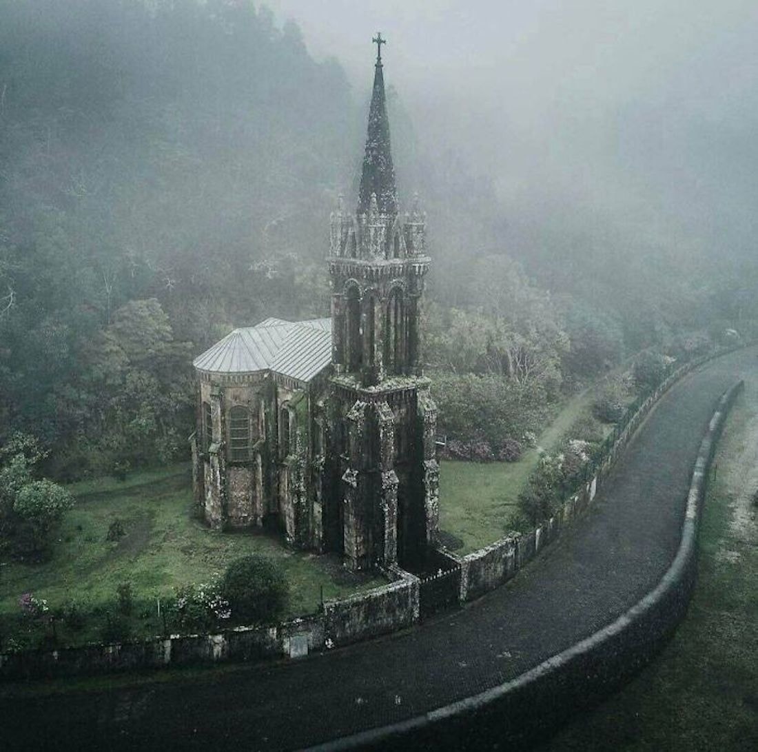 Beautiful Abandoned Places (20 pics)