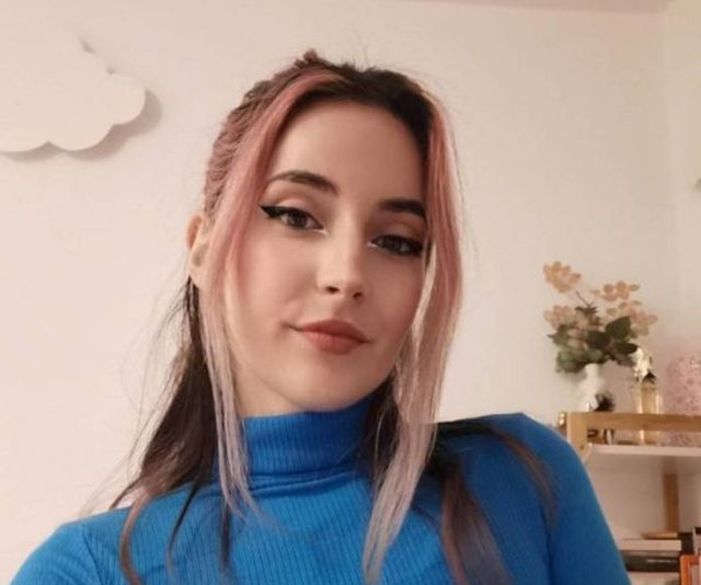Braless Girls (46 pics)