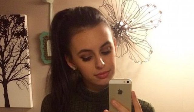 Selfie Girls (20 pics)