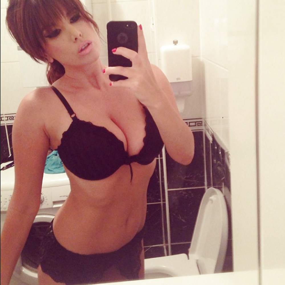 Girls In Lingerie (20 pics)
