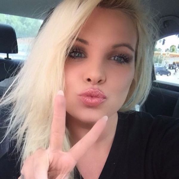 Girls In Cars (20 pics)