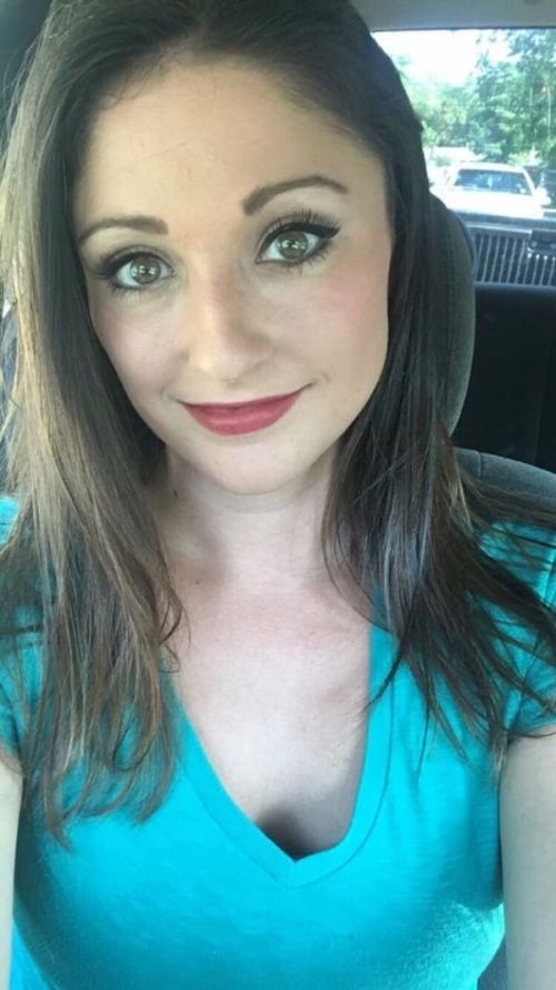 Girls In Cars (20 pics)