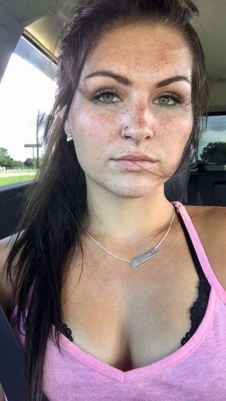 Girls In Cars (20 pics)