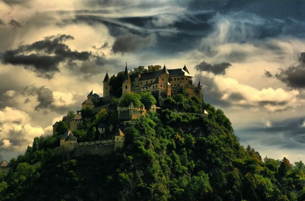 Amazing Medieval Castles From Around the World (20 pics)