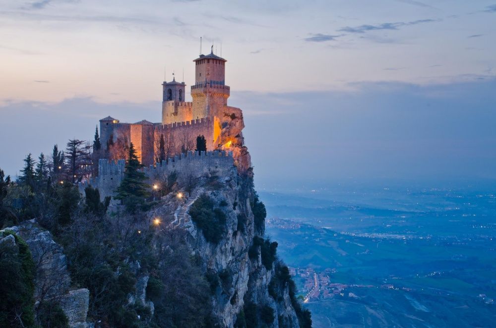 Amazing Medieval Castles From Around the World (20 pics)