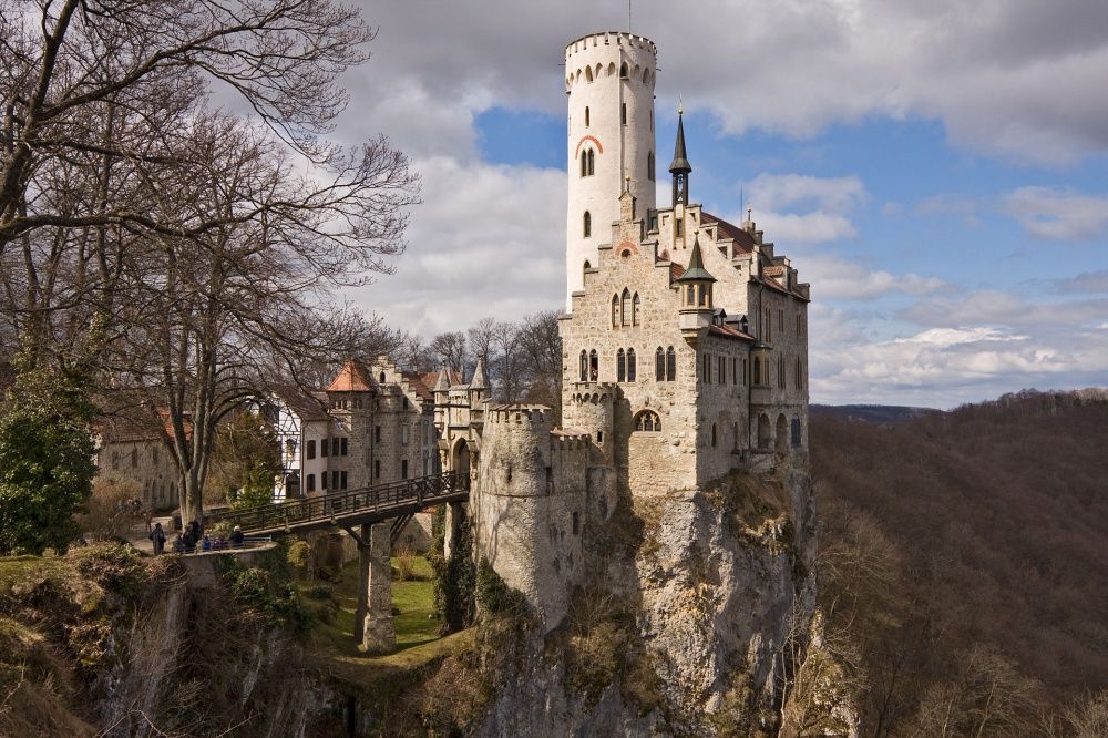 Amazing Medieval Castles From Around the World (20 pics)