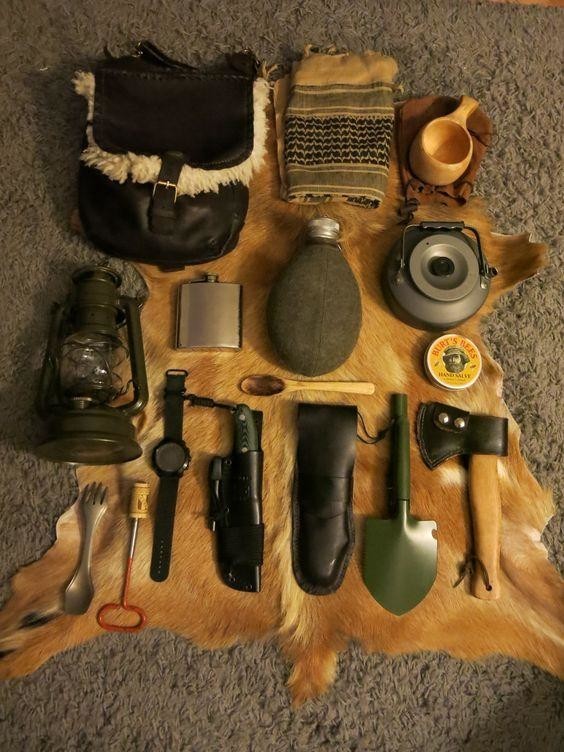 People Share Their Forest Survival Kits (20 pics)