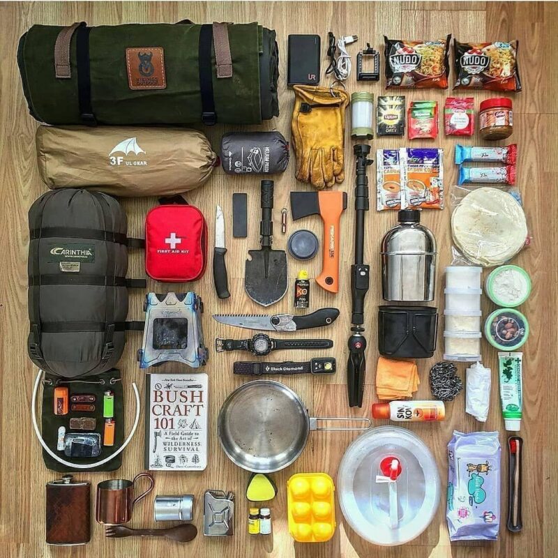 People Share Their Forest Survival Kits (20 pics)