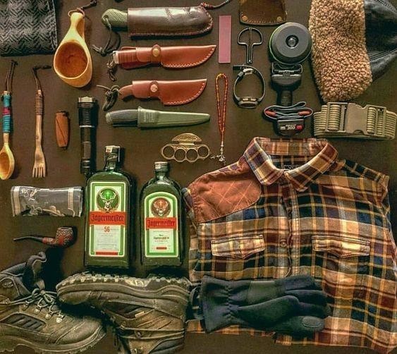 People Share Their Forest Survival Kits (20 pics)