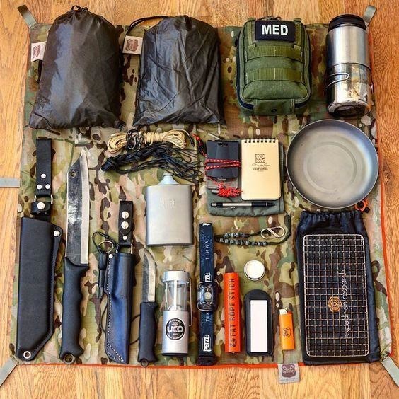 People Share Their Forest Survival Kits (20 pics)