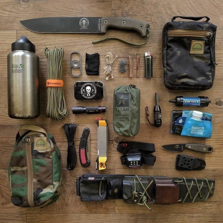People Share Their Forest Survival Kits (20 pics)