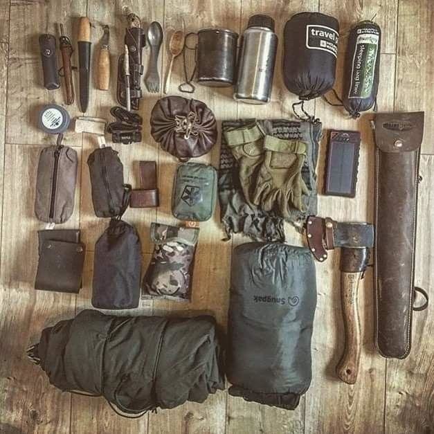 People Share Their Forest Survival Kits (20 pics)