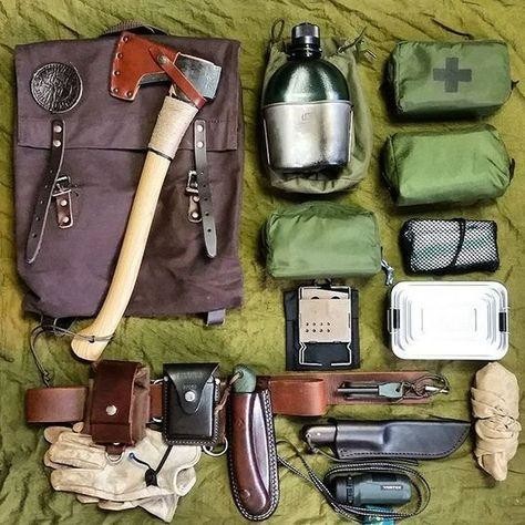 People Share Their Forest Survival Kits (20 pics)