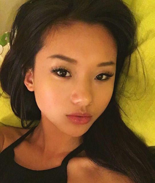 Asian Girls (20 pics)
