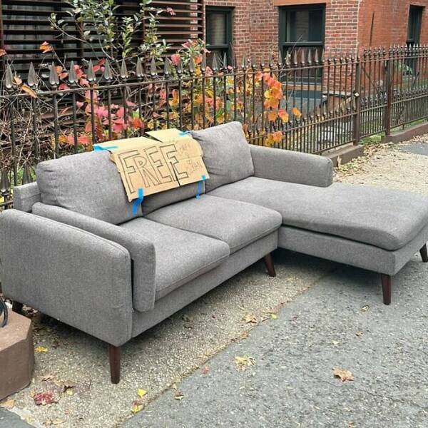 Cool Roadside Finds (22 pics)