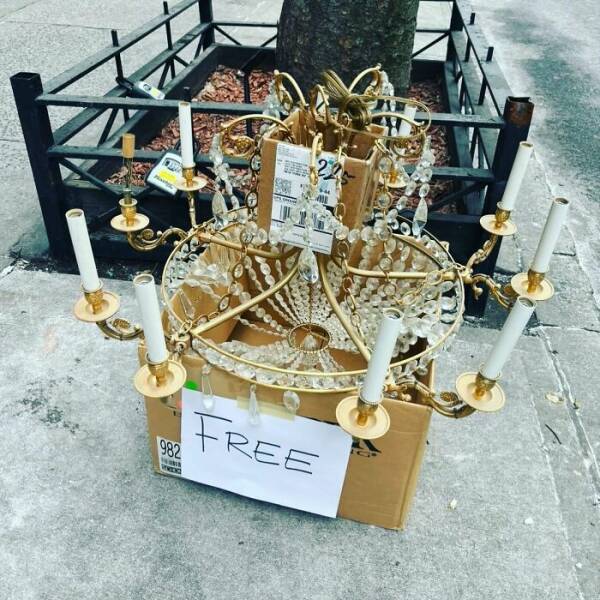 Cool Roadside Finds (22 pics)
