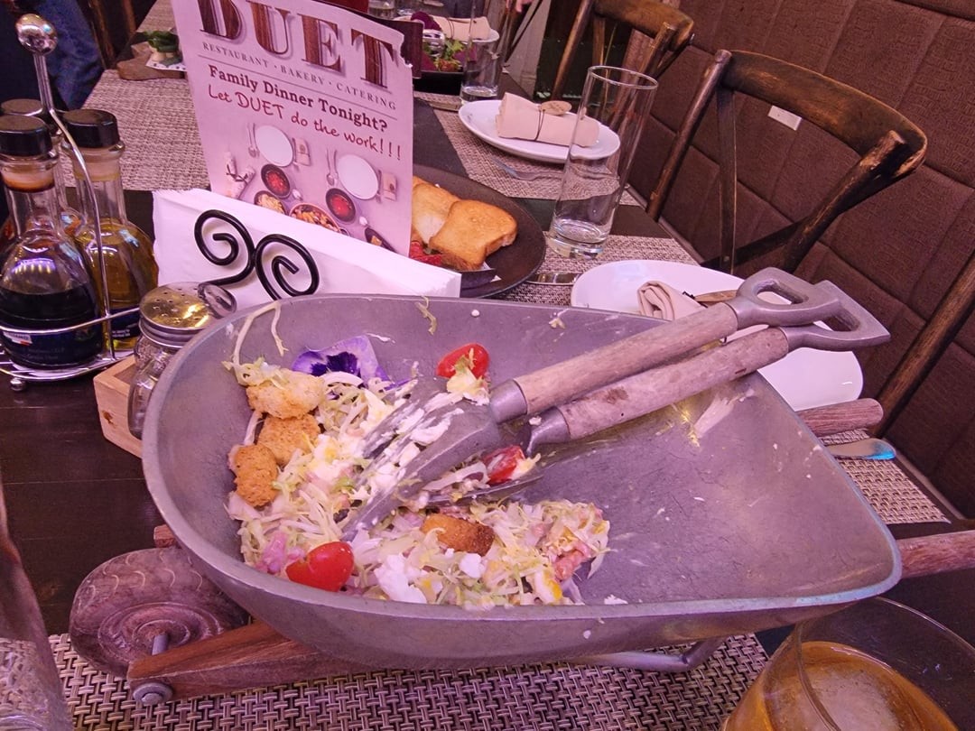 Weird Food Serving (15 pics)