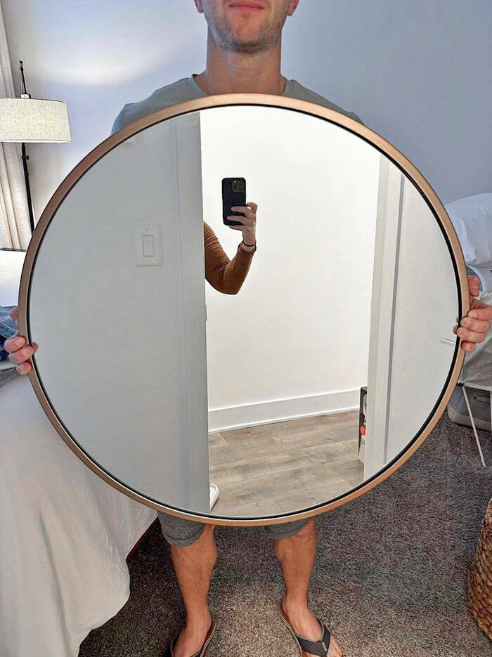 Funny Attempts To Sell A Mirror (20 pics)