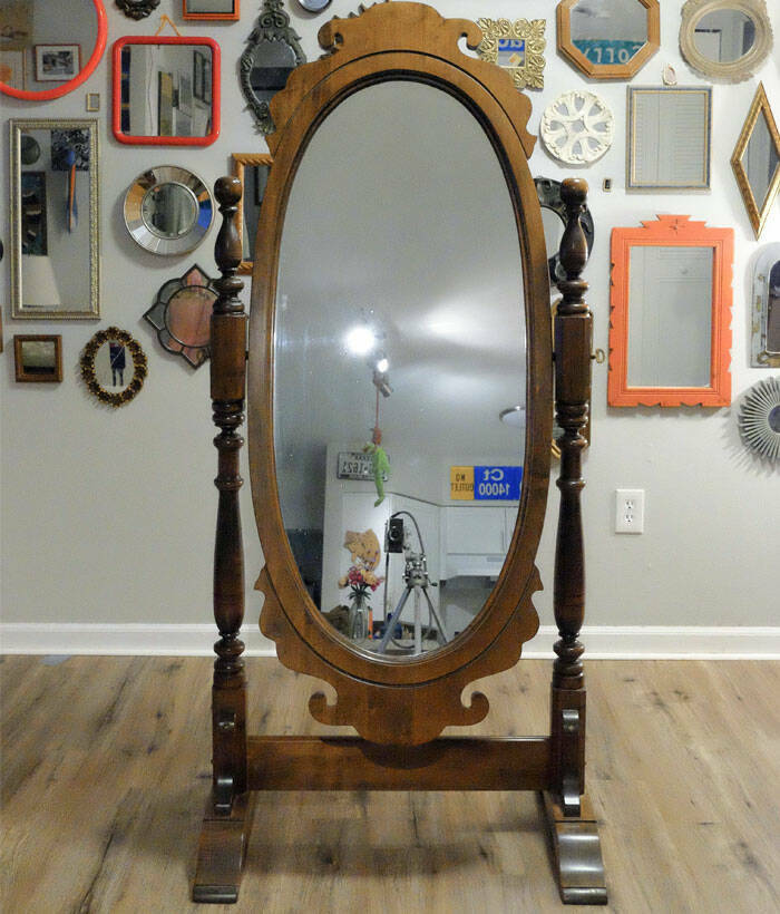 Funny Attempts To Sell A Mirror (20 pics)