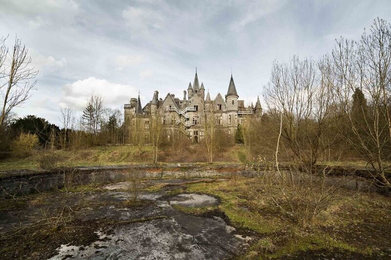 Beautiful Abandoned Castles (15 pics)